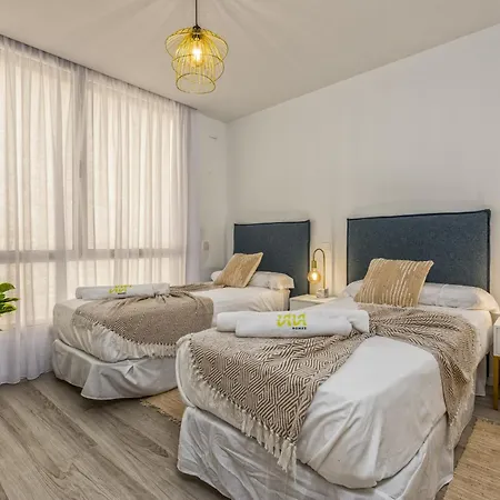 Vivi Homes - Lima Pool, Sunny Terrace & Эстепона