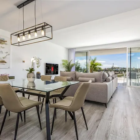 Дом отдыха Vivi Homes - Lima Pool, Sunny Terrace & Эстепона