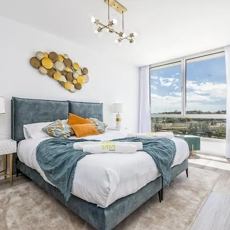 Vivi Homes - Lima Pool, Sunny Terrace & Эстепона